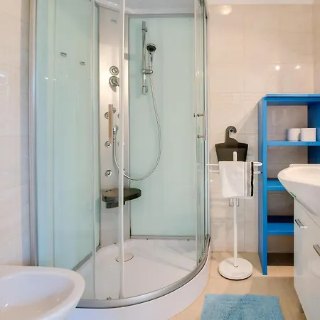 Amazing In With Wifi Holiday home Linardici