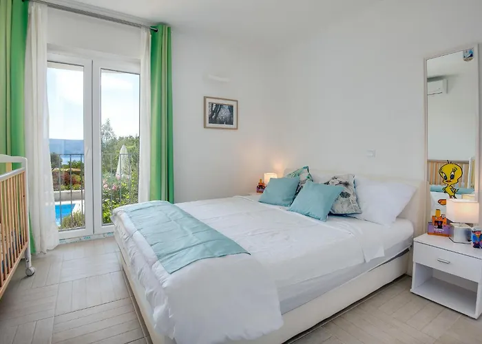 Holiday home Amazing In With Wifi Linardici