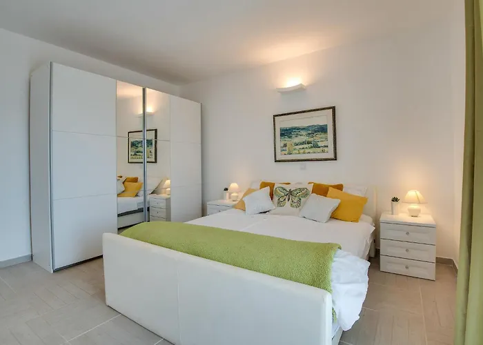 Amazing In With Wifi Holiday home