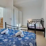 Case de vacanță In *